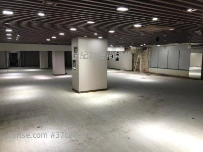 飞达工商业中心 租盘 4 房 , 2 厕所