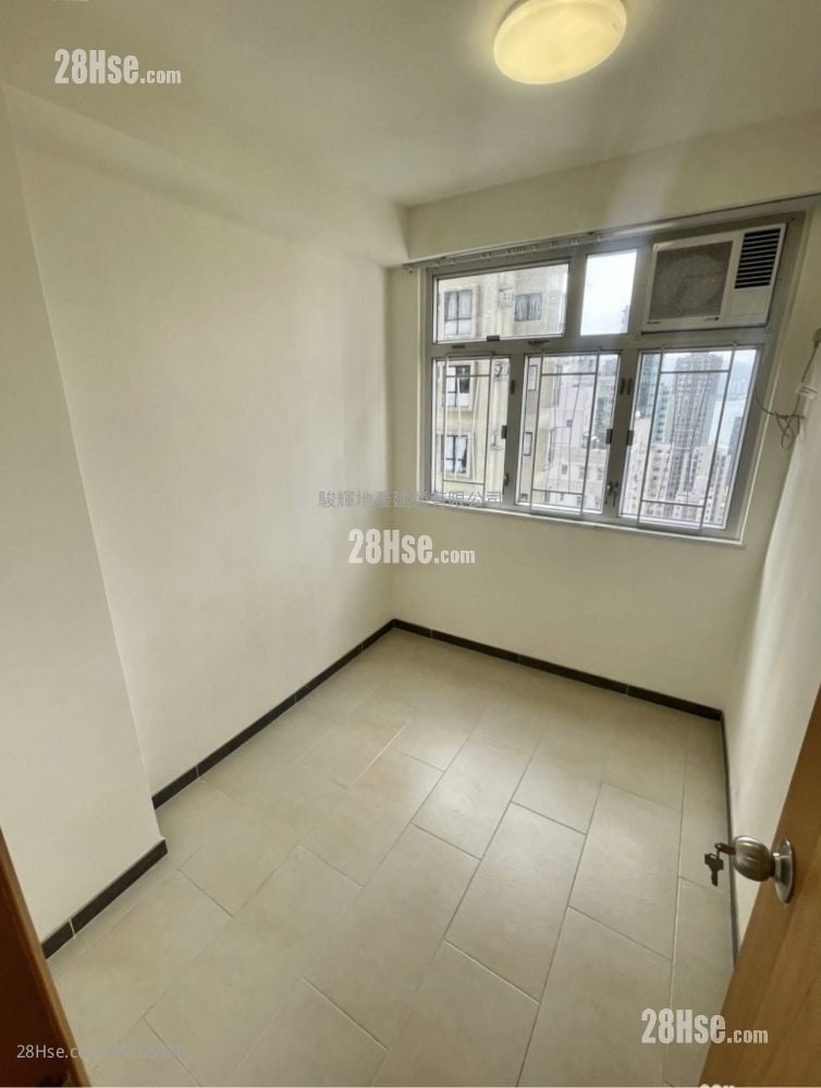 Fook Moon Building Sell 2 Bedrooms , 1 Bathroom 375 ft²