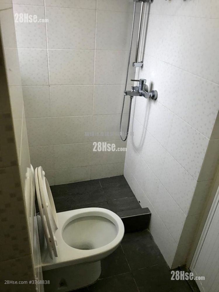 Fook Moon Building Sell 2 Bedrooms , 1 Bathroom 375 ft²