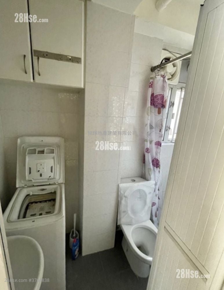 Fook Moon Building Sell 2 Bedrooms , 1 Bathroom 375 ft²