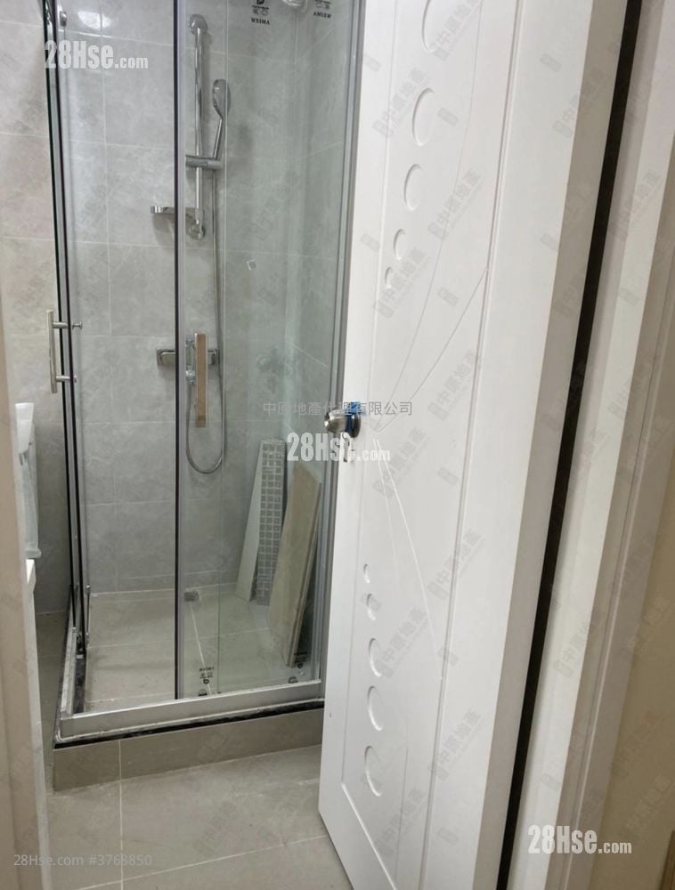 Lion Building Sell 2 Bedrooms , 1 Bathroom 327 ft²