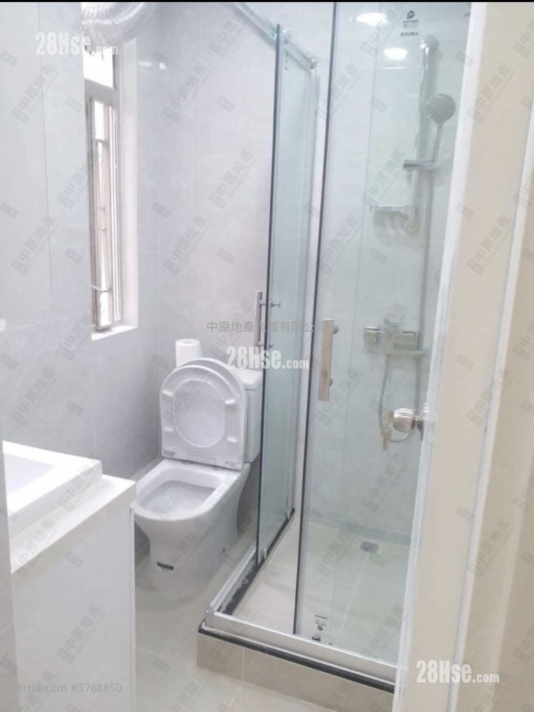 Lion Building Sell 2 Bedrooms , 1 Bathroom 327 ft²