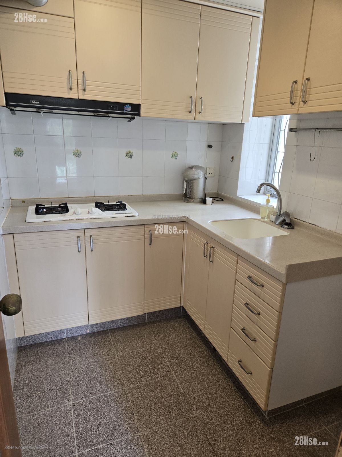 南丰新邨 售盘 3 房 , 1 浴室 570 平方尺