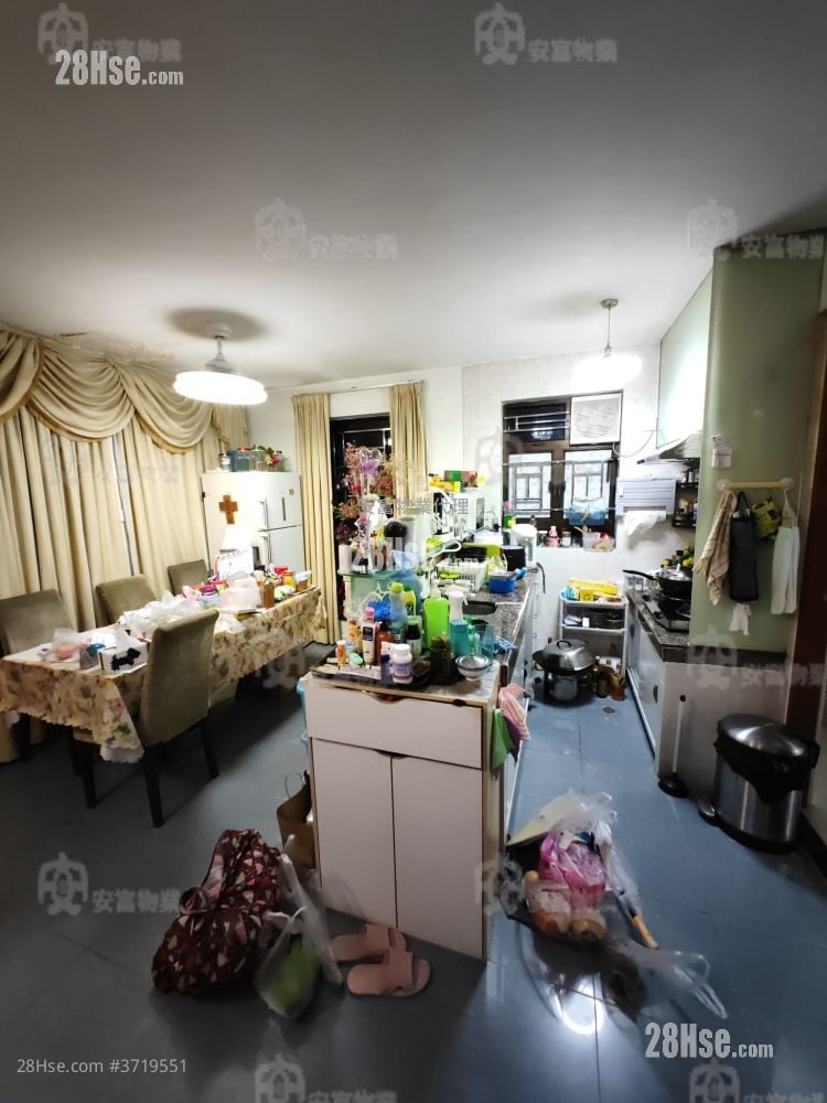 Yuen Leng Village Sell 3 Bedrooms , 1 Bathroom