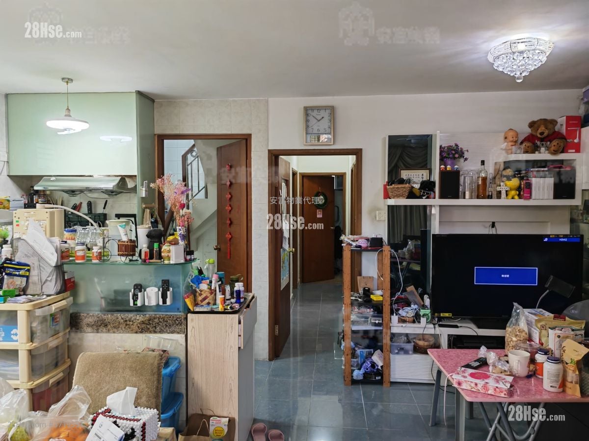Yuen Leng Village Sell 3 Bedrooms , 1 Bathroom