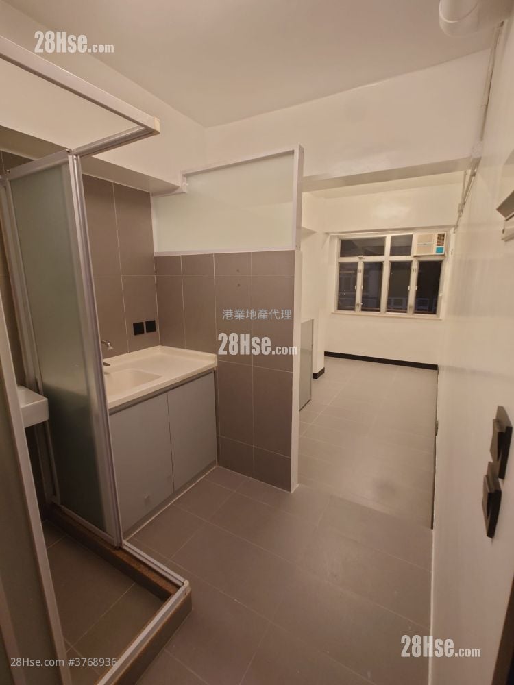 Centre Street Rental Studio , 1 Bathroom 150 ft²