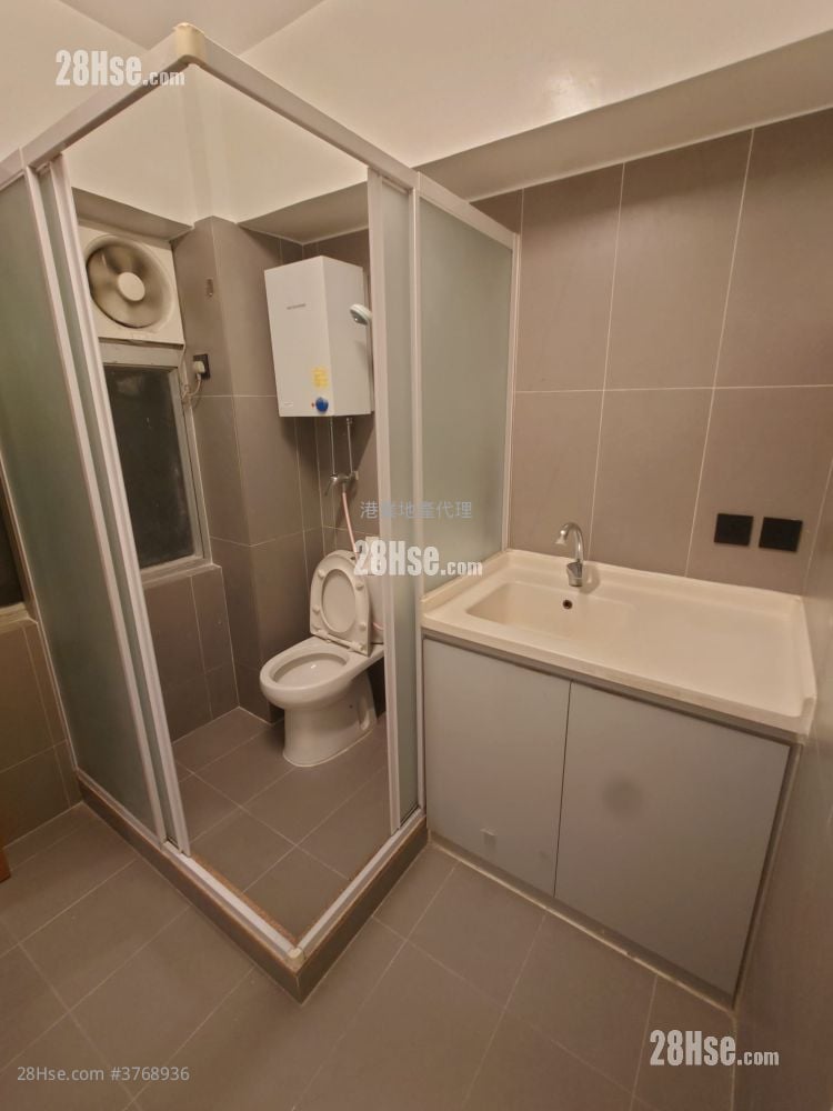 Centre Street Rental Studio , 1 Bathroom 150 ft²