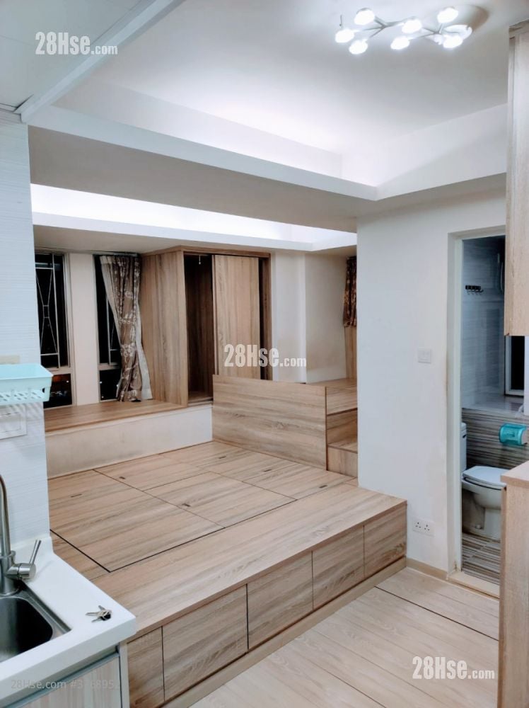 Greenwood Garden Rental Studio , 1 Bathroom 215 ft²