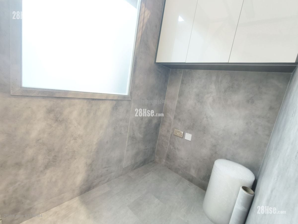 W668 Rental 3 Bedrooms , 1 Toilet 508 ft²