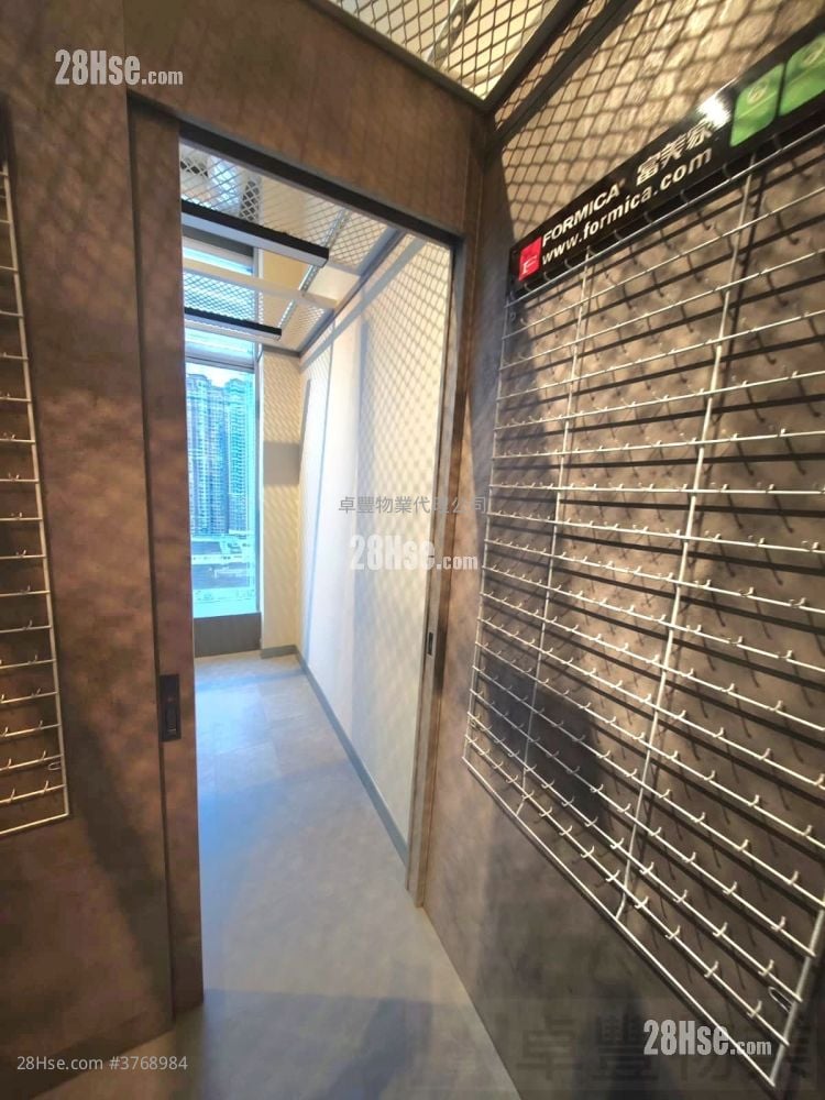 W668 Rental 3 Bedrooms , 1 Toilet 508 ft²