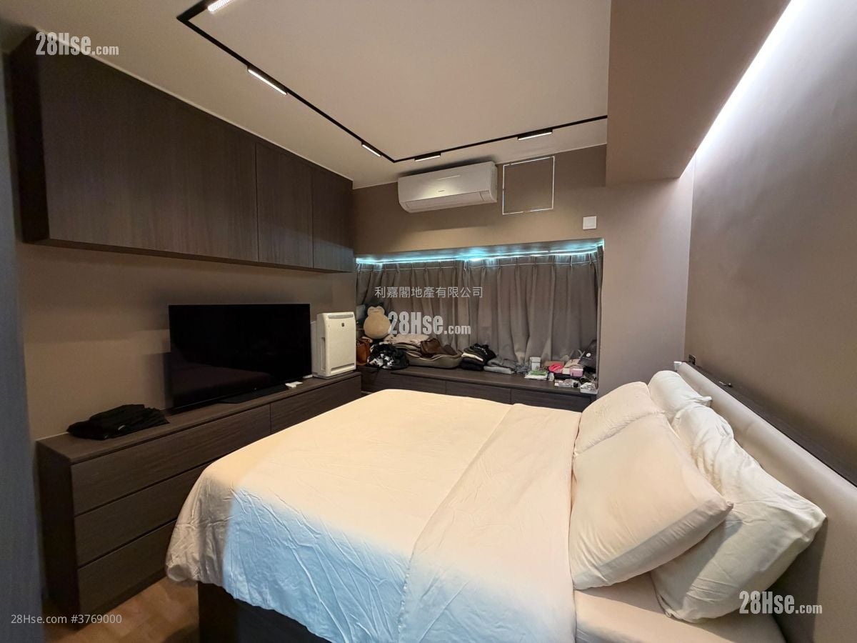 蔚蓝湾畔 售盘 4 房 , 2 浴室 745 平方尺