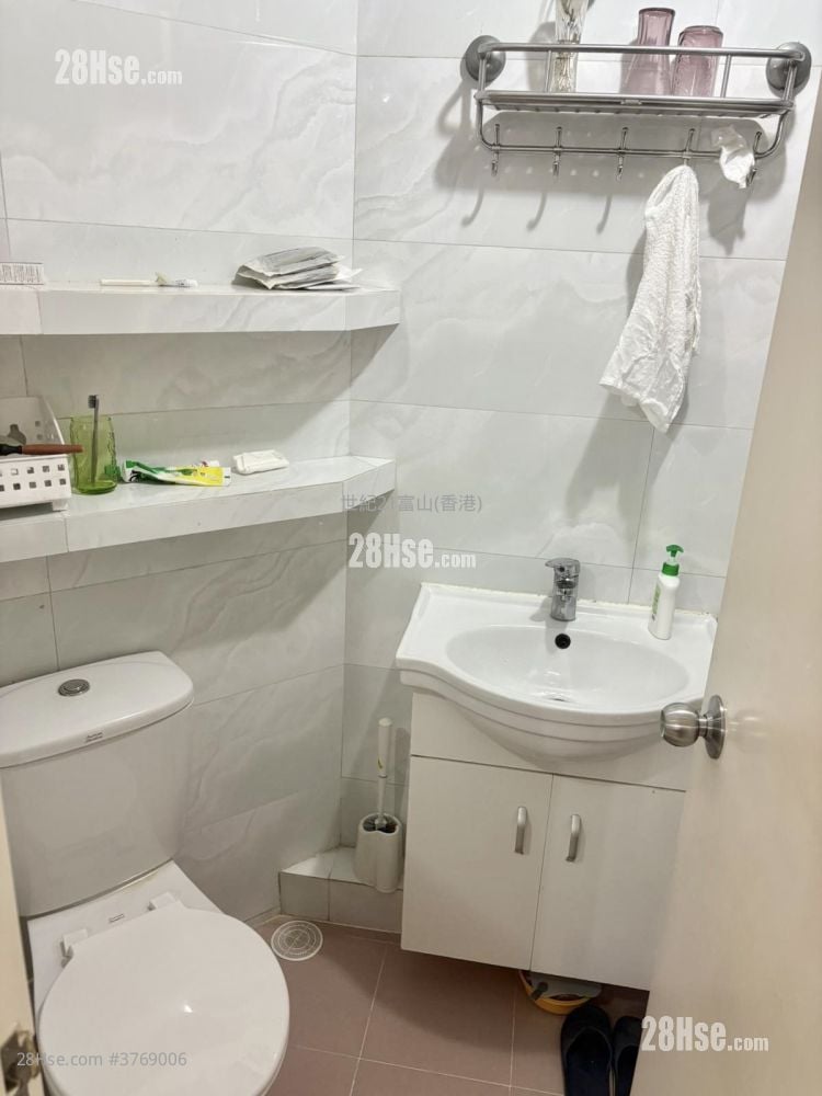 凤德邨 售盘 2 房 , 1 浴室 445 平方尺