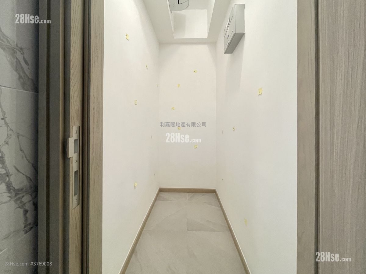 亲海駅 售盘 4 房 , 2 浴室 718 平方尺