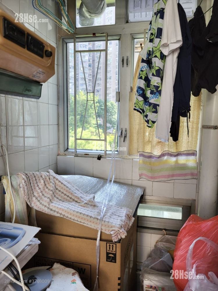 凤德邨 售盘 2 房 , 1 浴室 407 平方尺