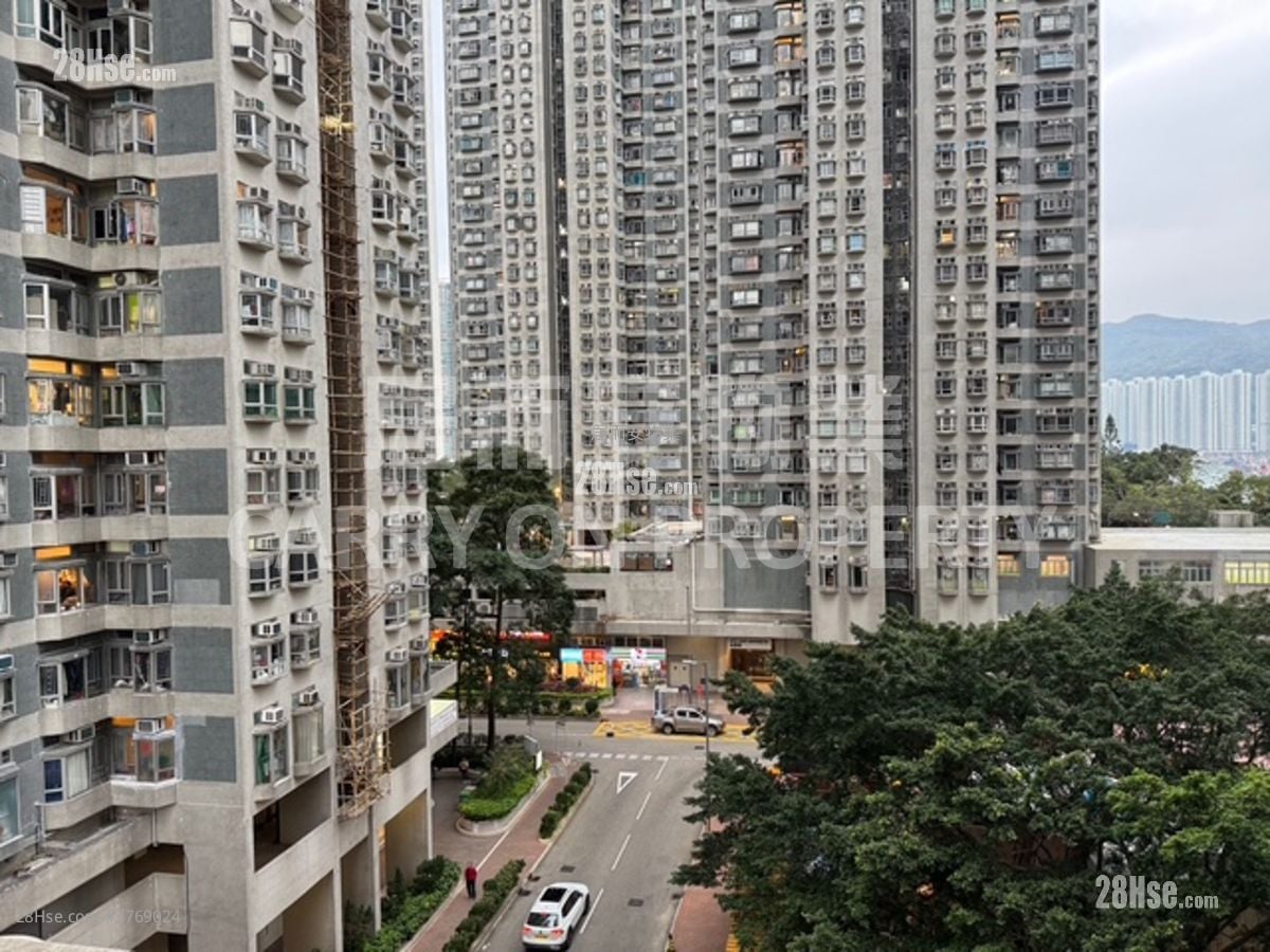 Riviera Gardens Sell 3 Bedrooms , 2 Bathrooms 700 ft²