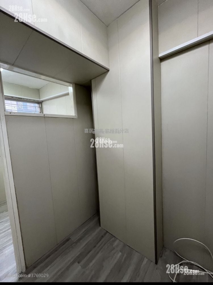 New Un Chau Building Rental 1 Bedroom 140 ft²