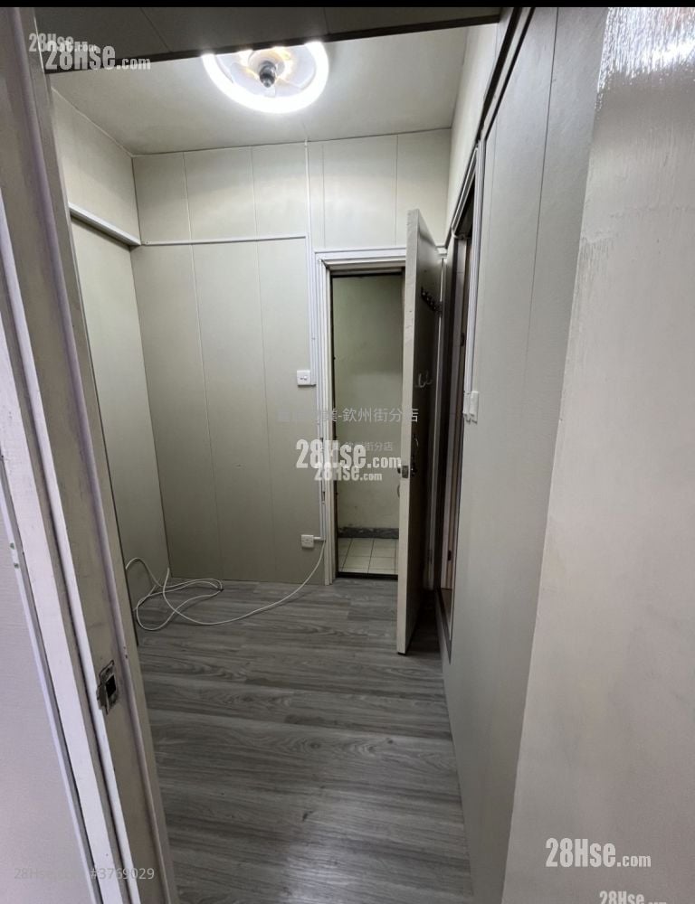 New Un Chau Building Rental 1 Bedroom 140 ft²