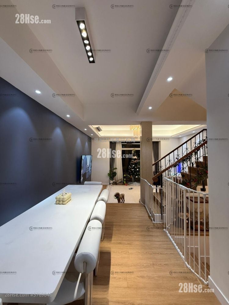 比华利山别墅 售盘 5+ 房 , 2 浴室 1,606 平方尺