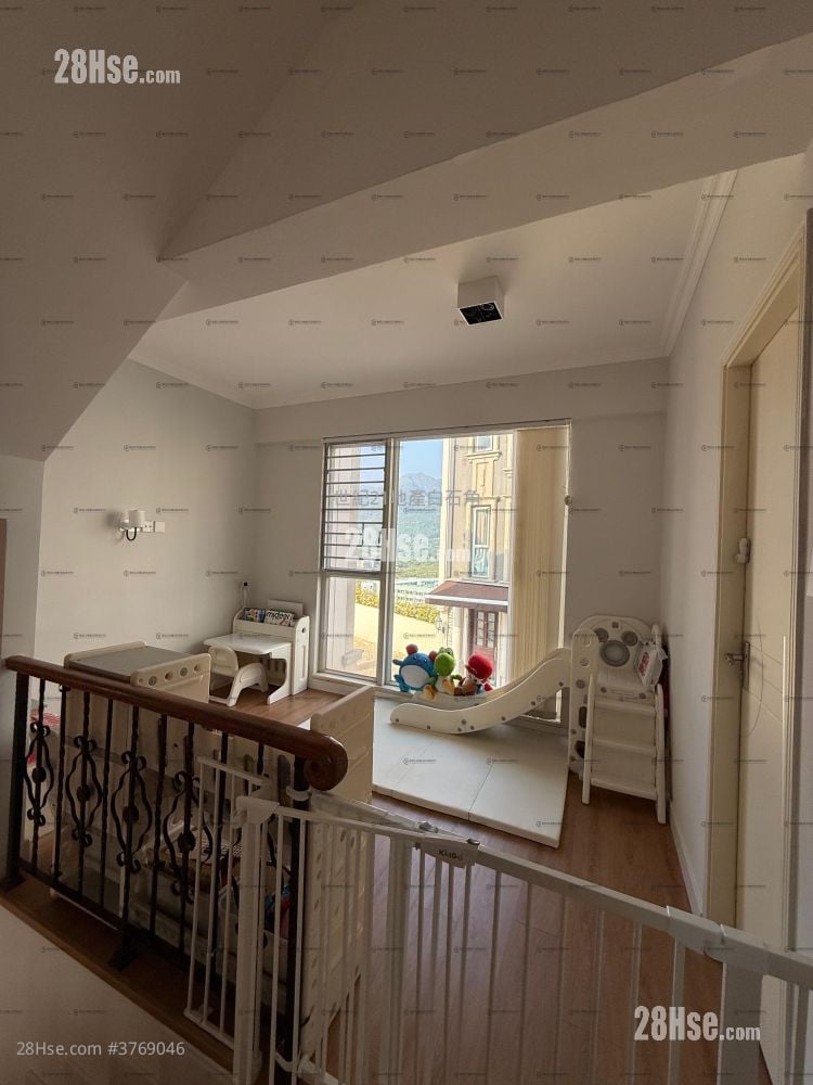 比华利山别墅 售盘 5+ 房 , 2 浴室 1,606 平方尺