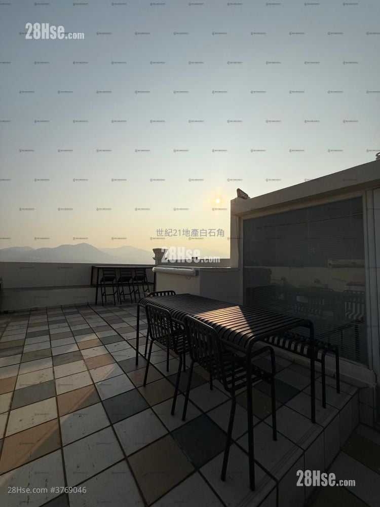 比华利山别墅 售盘 5+ 房 , 2 浴室 1,606 平方尺