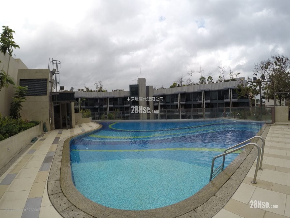 Domus Sell 4 Bedrooms 2,536 ft²