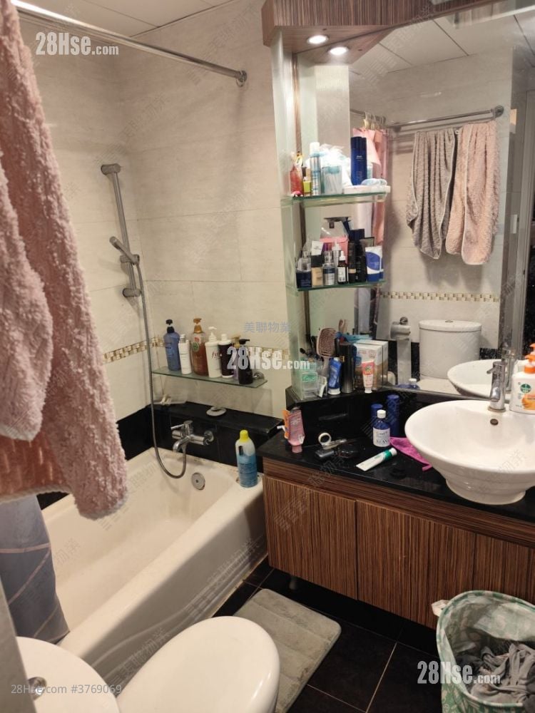 Rambler Crest Sell 3 Bedrooms , 1 Bathroom 690 ft²