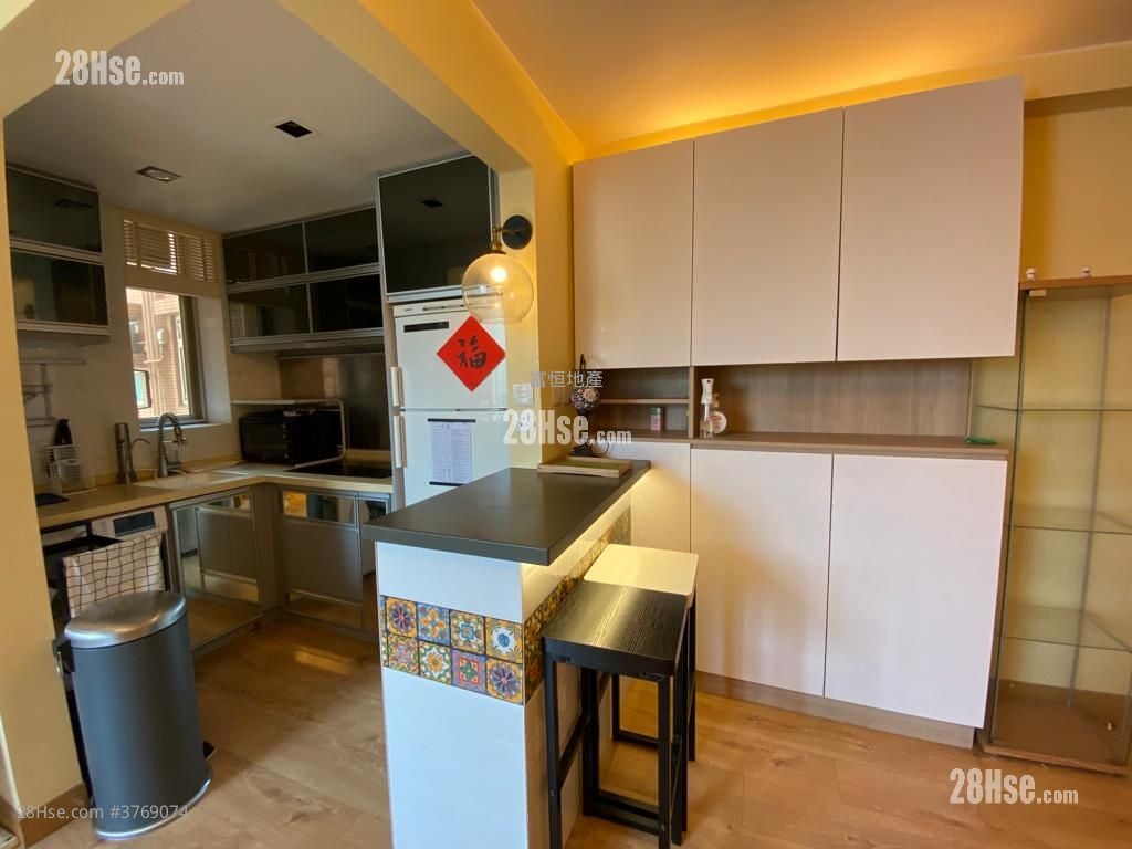 Harbour Place Sell 3 Bedrooms , 2 Bathrooms 590 ft²