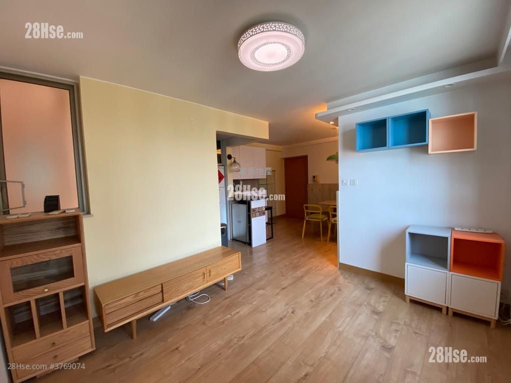 Harbour Place Sell 3 Bedrooms , 2 Bathrooms 590 ft²