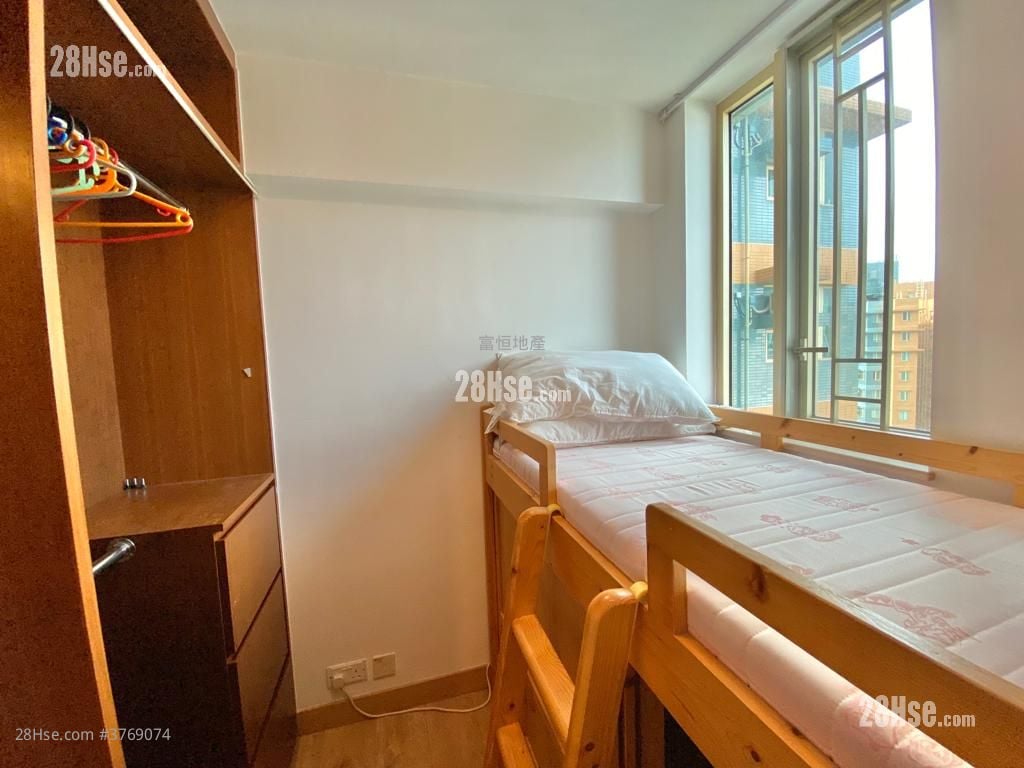 Harbour Place Sell 3 Bedrooms , 2 Bathrooms 590 ft²