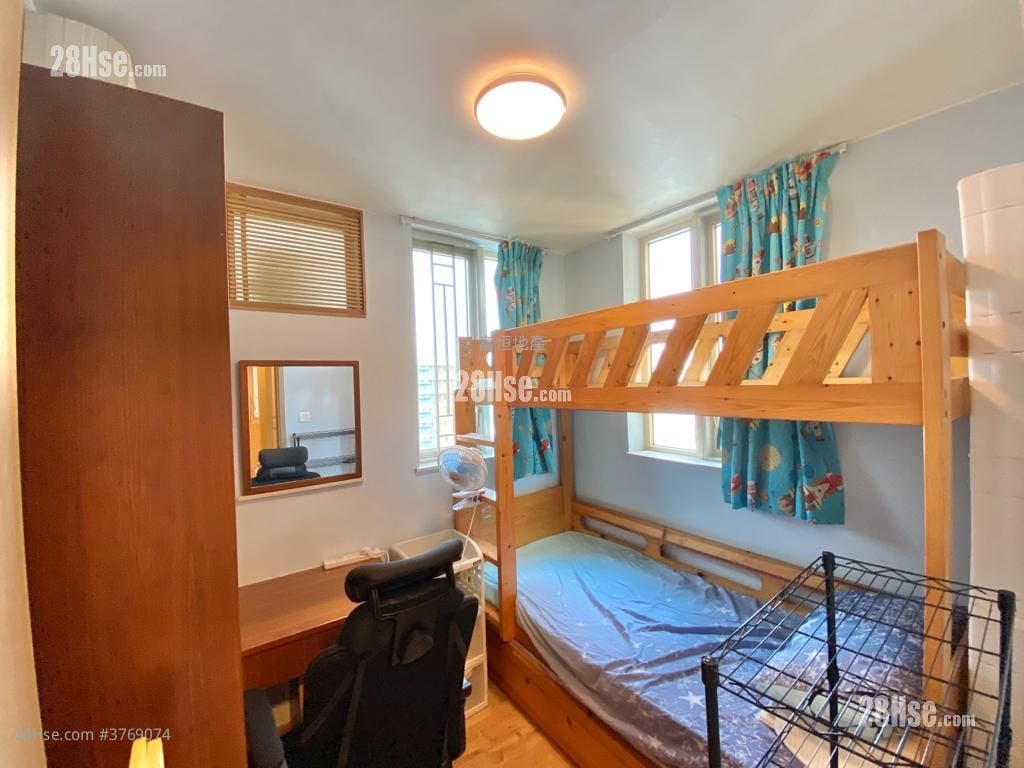 Harbour Place Sell 3 Bedrooms , 2 Bathrooms 590 ft²