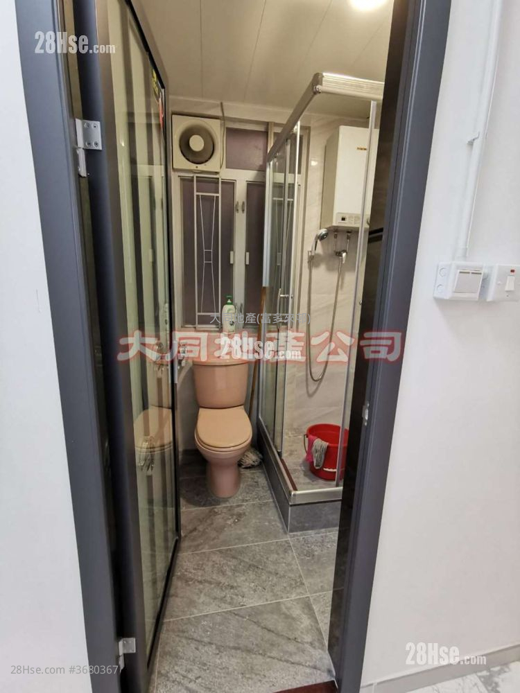 興旺大廈 租盤 3 房 594 平方呎