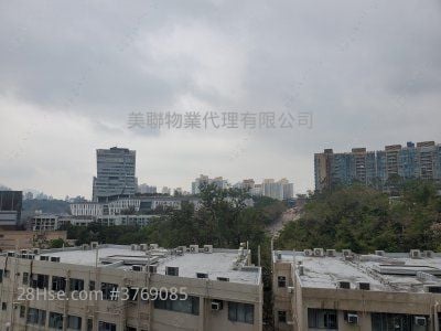 Devon Court Sell 3 Bedrooms , 2 Bathrooms 1,270 ft²