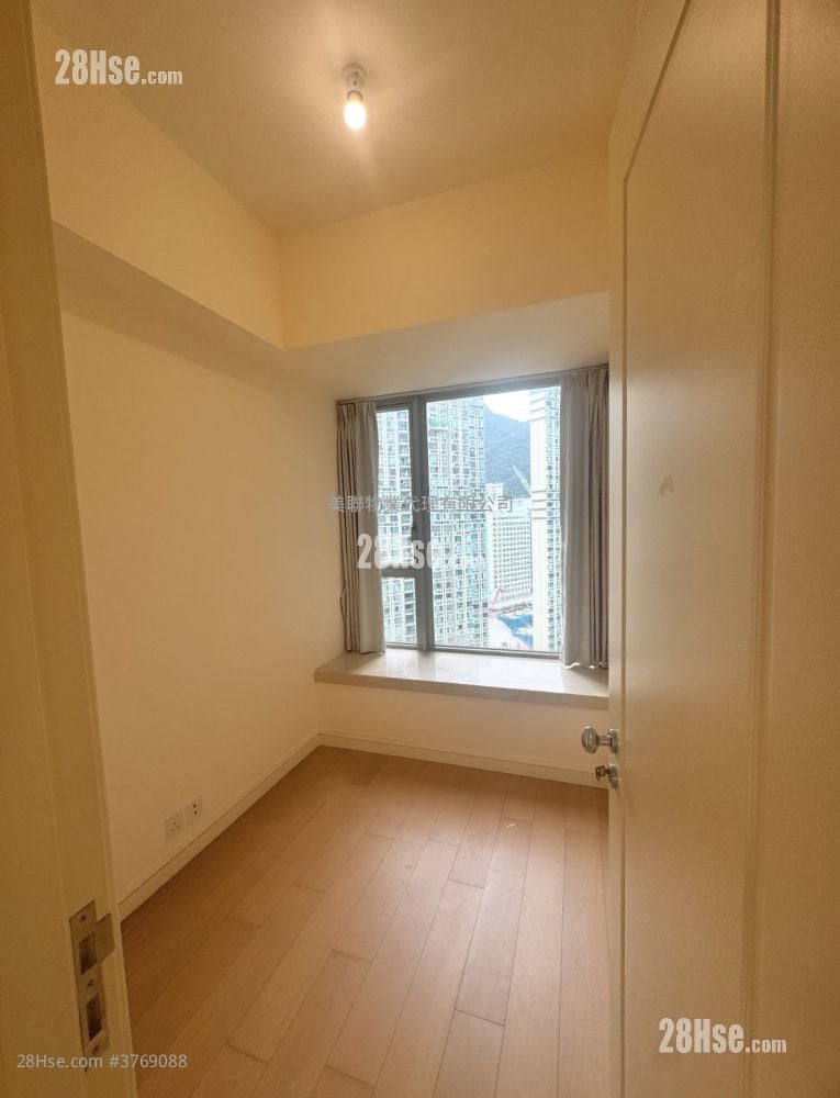 Lexington Hill Sell 3 Bedrooms , 2 Bathrooms 739 ft²