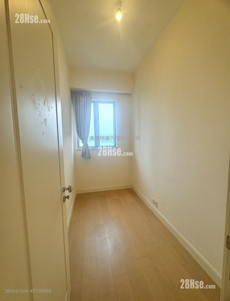 Lexington Hill Sell 3 Bedrooms , 2 Bathrooms 739 ft²