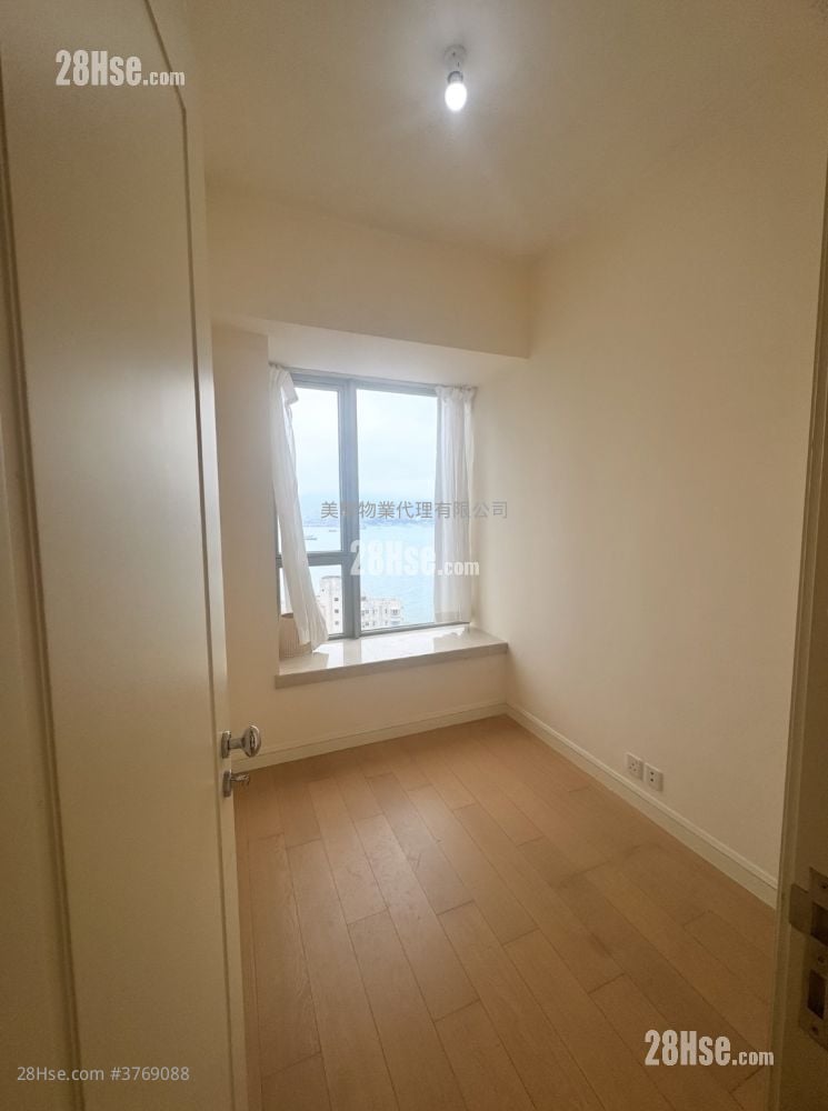 Lexington Hill Sell 3 Bedrooms , 2 Bathrooms 739 ft²