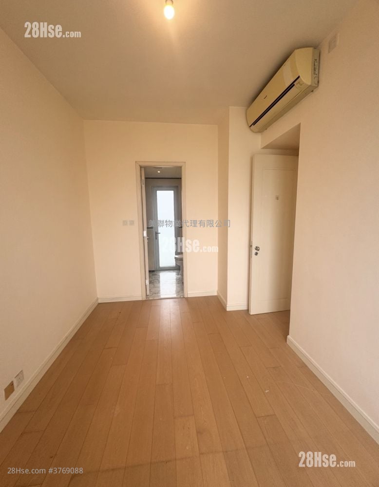 Lexington Hill Sell 3 Bedrooms , 2 Bathrooms 739 ft²