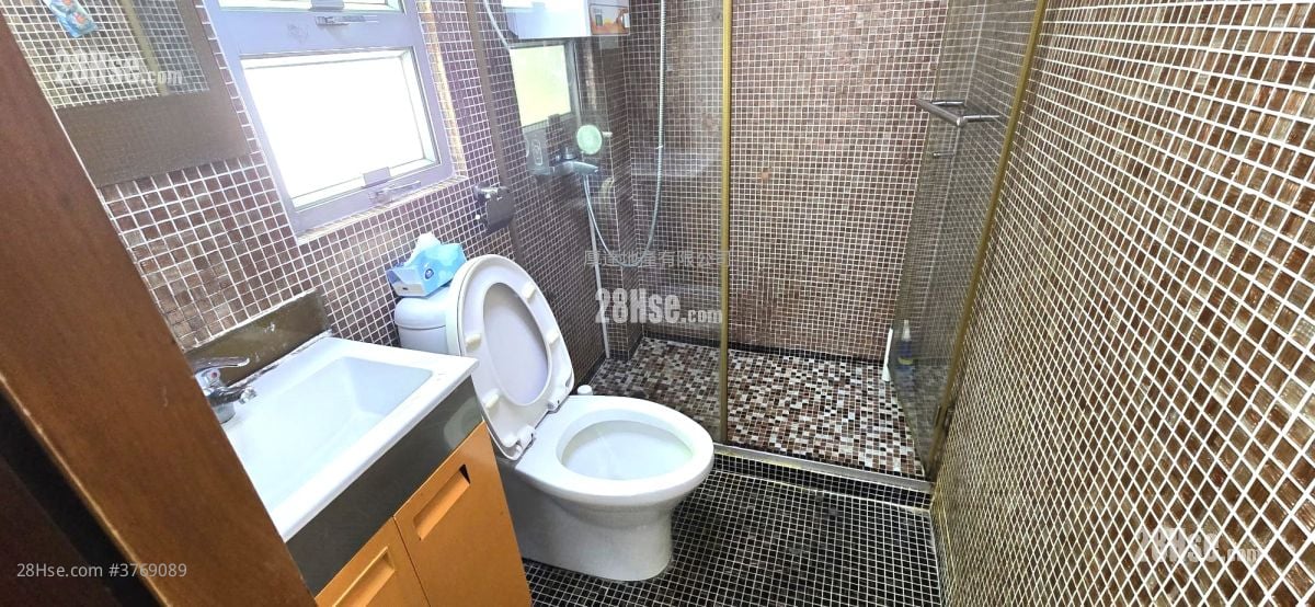 村屋 租盘 2 房 , 2 浴室 700 平方尺