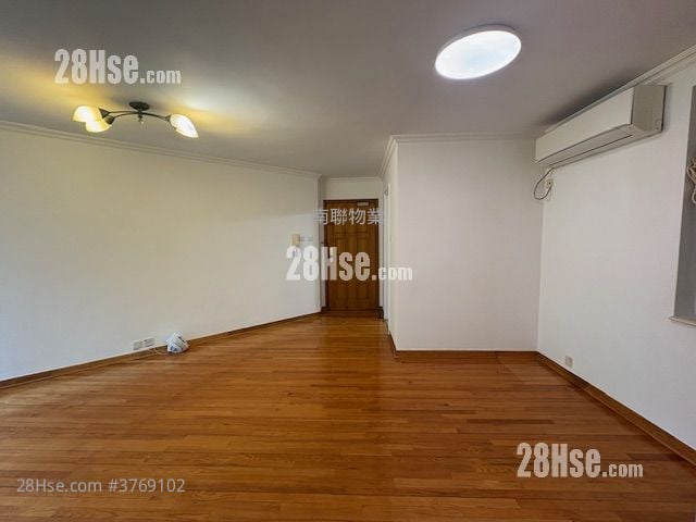 Island Place Sell 3 Bedrooms , 2 Bathrooms 753 ft²