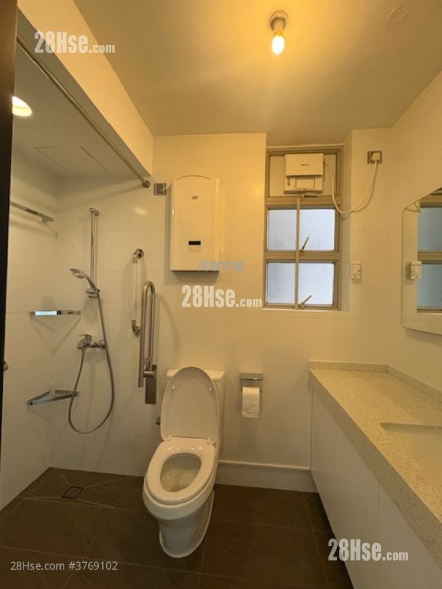 Island Place Sell 3 Bedrooms , 2 Bathrooms 753 ft²