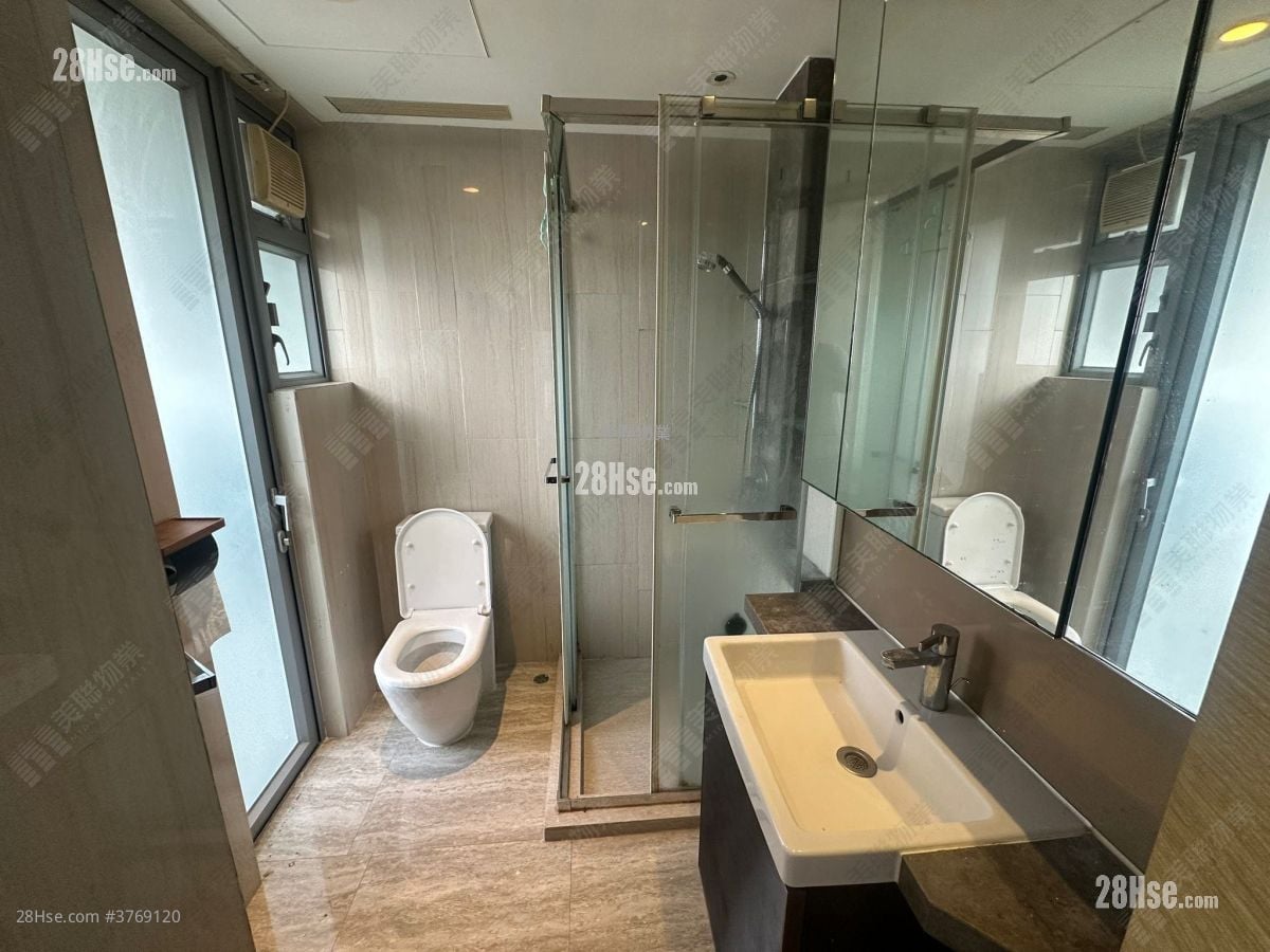 The Reach Sell 2 Bedrooms , 1 Bathroom 356 ft²