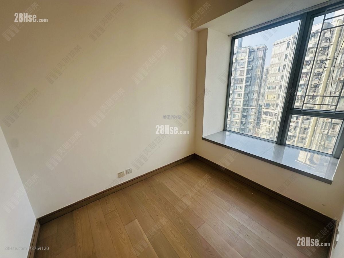 The Reach Sell 2 Bedrooms , 1 Bathroom 356 ft²