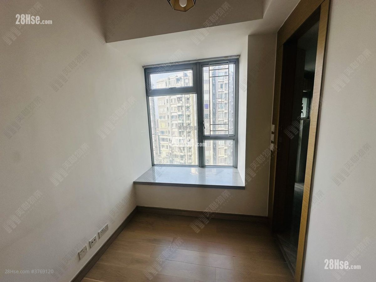 The Reach Sell 2 Bedrooms , 1 Bathroom 356 ft²