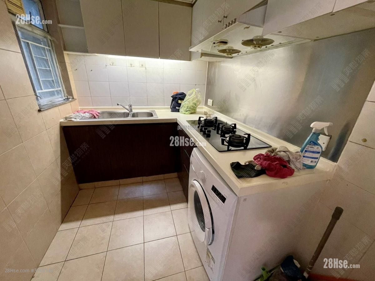 kitchen: Sereno Verde Sell 3 Bedrooms , 2 Bathrooms 778 ft²