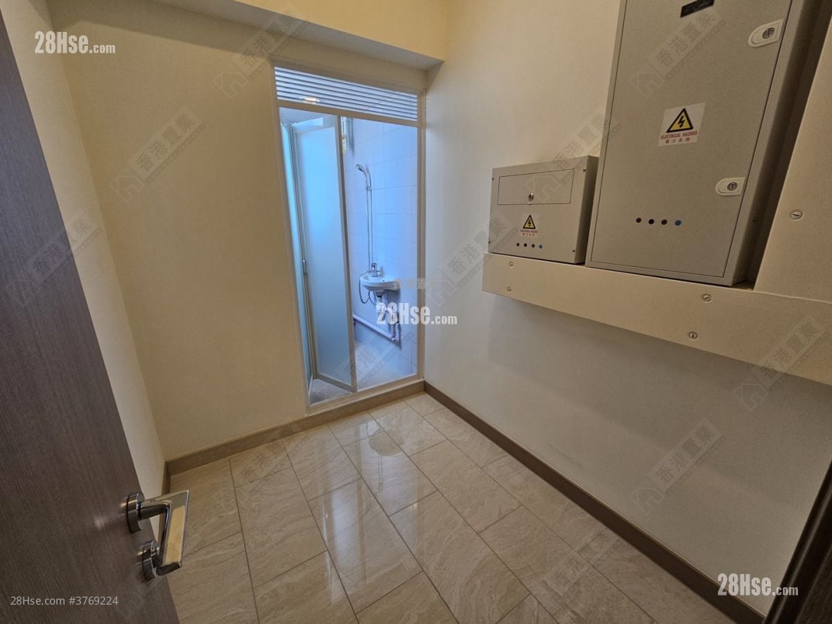 Cullinan West Sell 2 Bedrooms , 4 Bathrooms 1,503 ft²