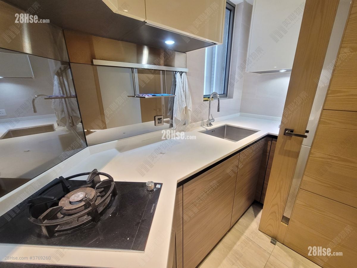 Grand Central Sell 2 Bedrooms 598 ft²