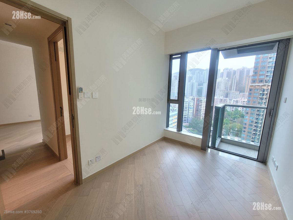 Grand Central Sell 2 Bedrooms 598 ft²
