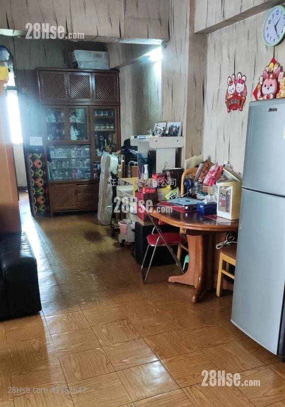 Hoi Foo Mansion Sell 3 Bedrooms 594 ft²