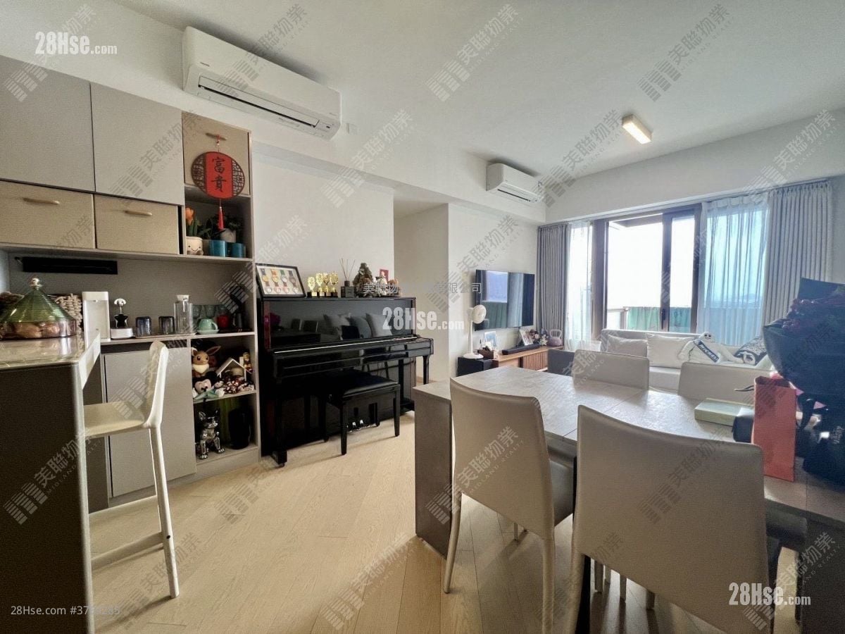 LP10 售盘 3 房 , 2 浴室 880 平方尺