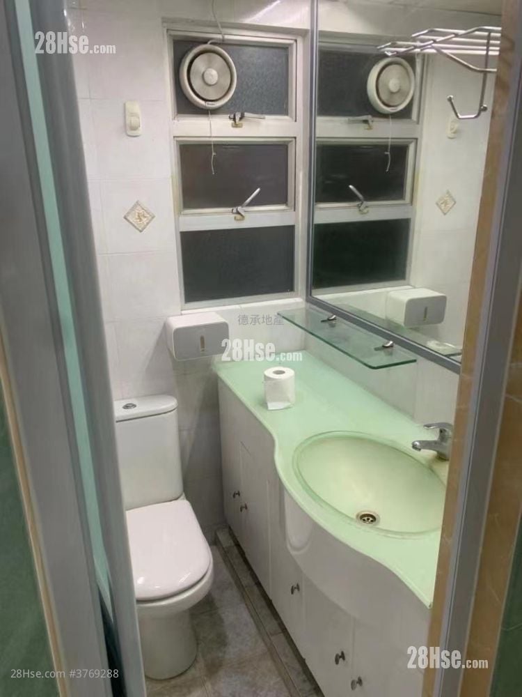 Sheungshui Town Center Sell 2 Bedrooms , 1 Bathroom 376 ft²