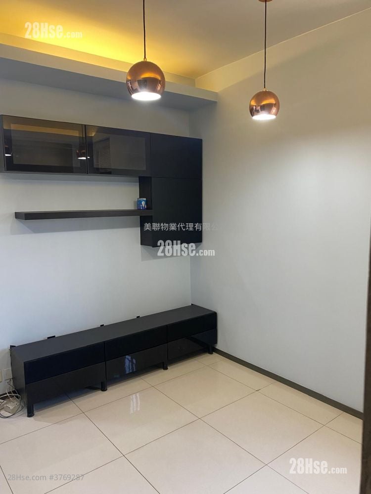 Jade Field Garden Sell 2 Bedrooms , 1 Bathroom 346 ft²